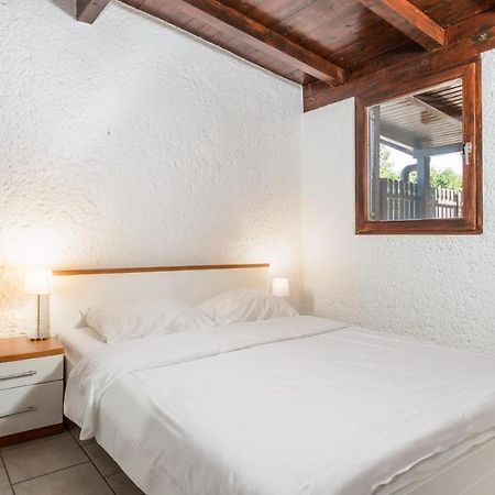 פורץ Rona Holiday Home Ana מראה חיצוני תמונה