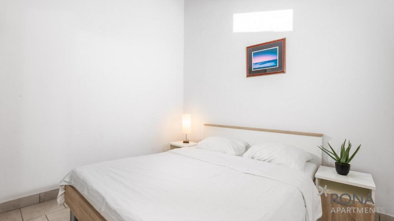פורץ Rona Holiday Home Ana מראה חיצוני תמונה