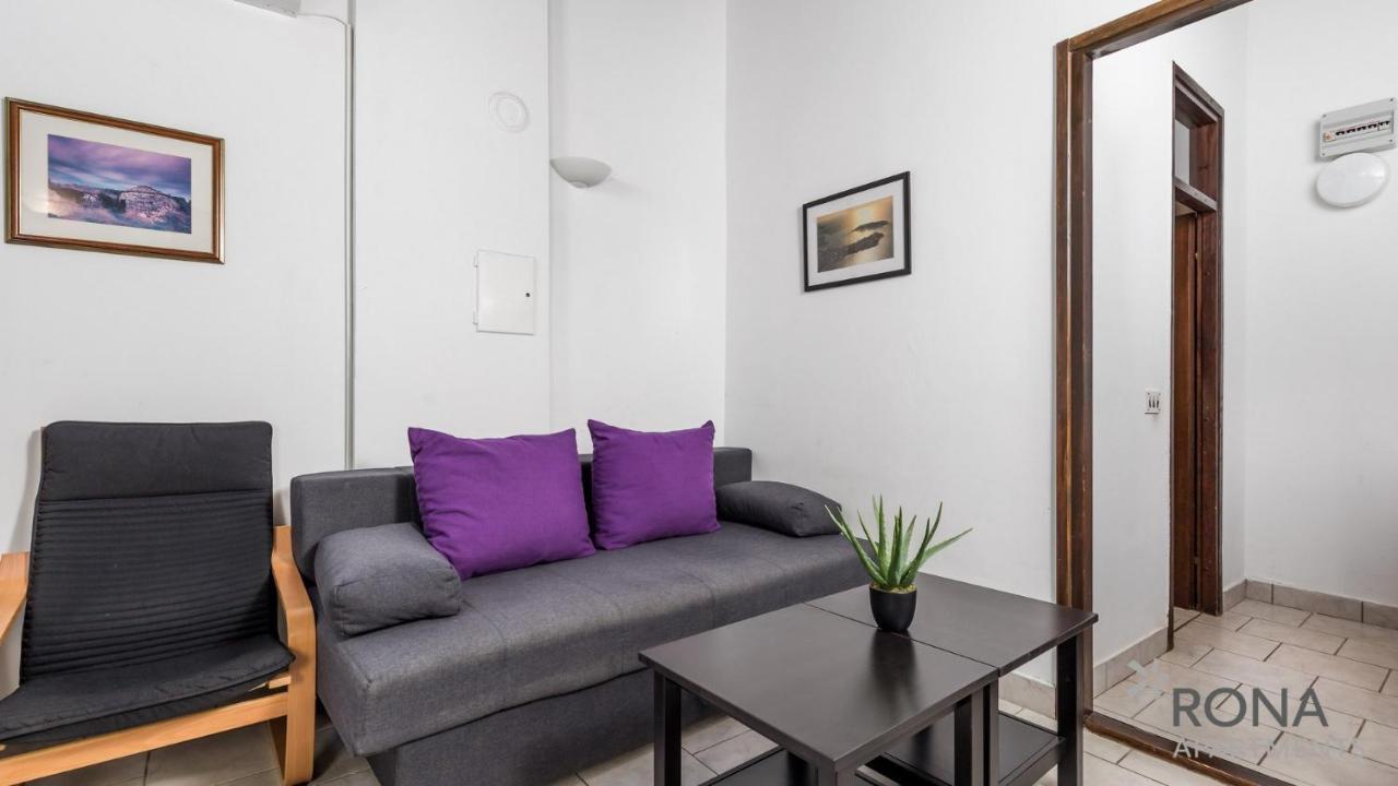 פורץ Rona Holiday Home Ana מראה חיצוני תמונה