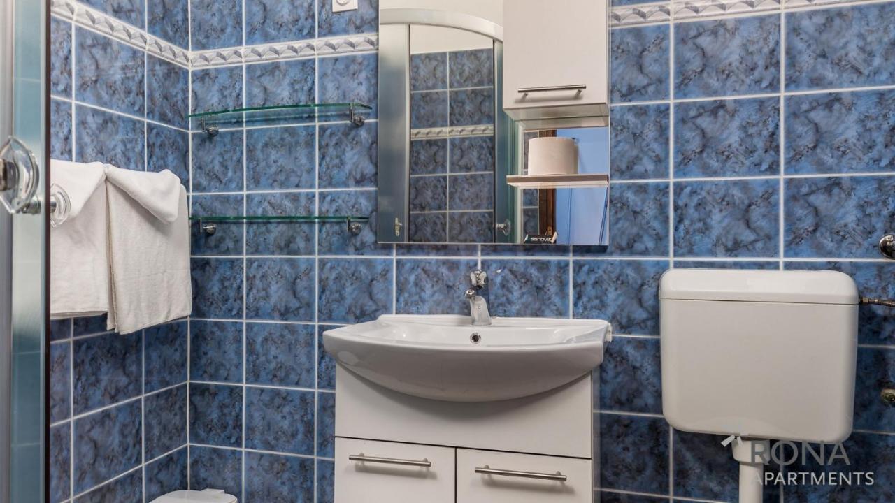 פורץ Rona Holiday Home Ana מראה חיצוני תמונה